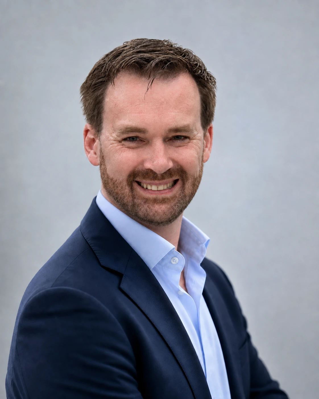 Professioneel portret van Daniel Baccaert, oprichter van Informatious
